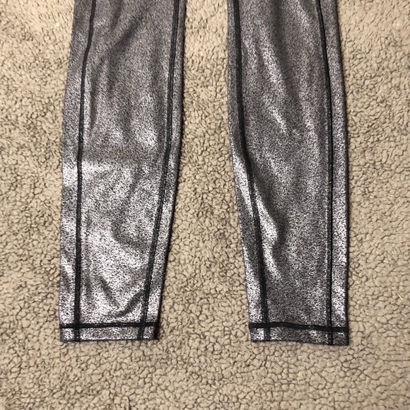 Lululemon Speed Up Tight *Foil 28" Size 2 - Picture 6 of 9